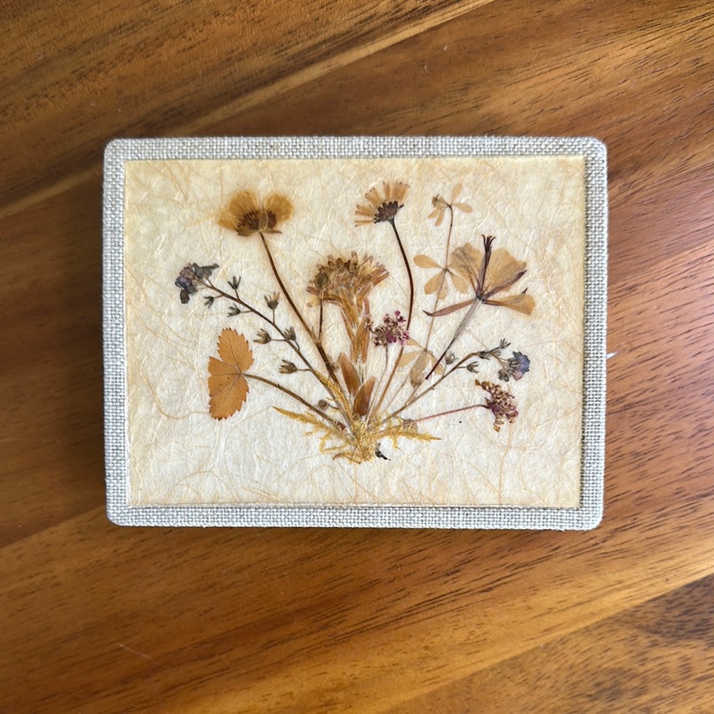 Vintage Western Germany Pressed Flower Art box Cream color‎